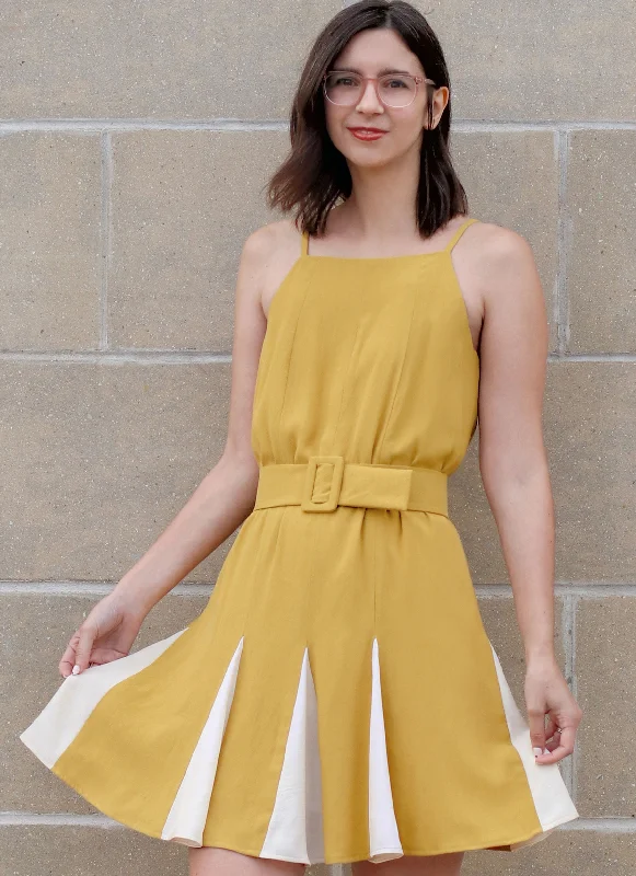 Know Me Sewing Pattern 2112 Misses' Dress and Belt by Holly Darling Halter Neckline Beach