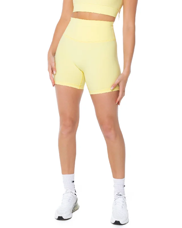 Aura Scrunch Shorts - Soft Yellow